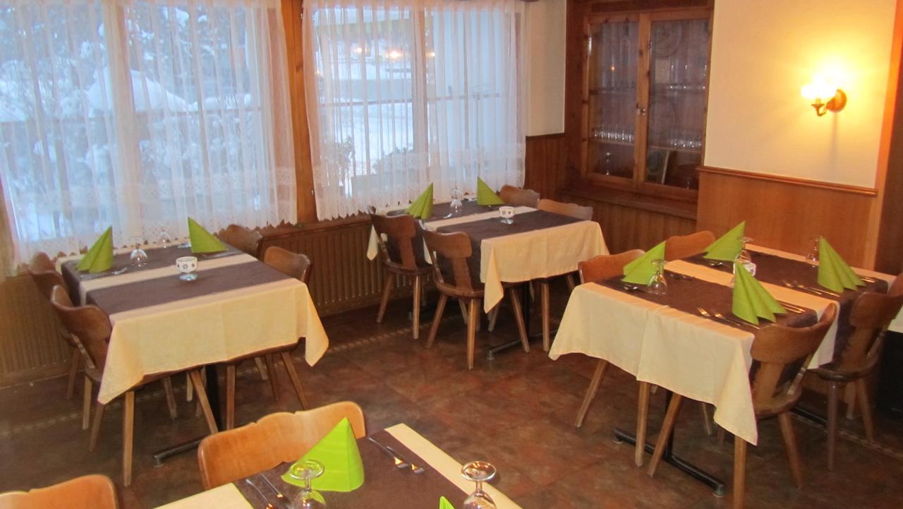 Hotel Restaurant Felsenburg à Kandergrund Extérieur photo