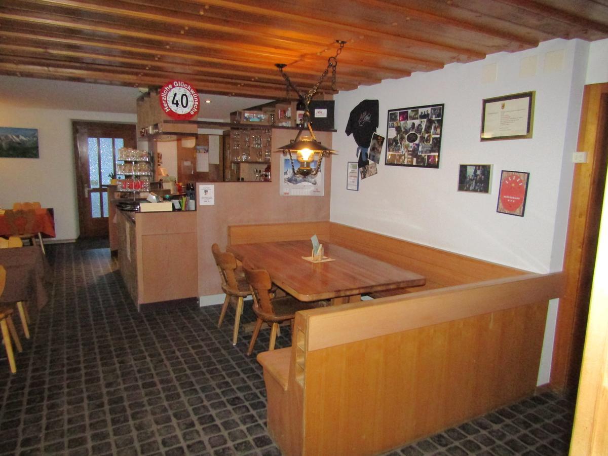 Hotel Restaurant Felsenburg à Kandergrund Extérieur photo
