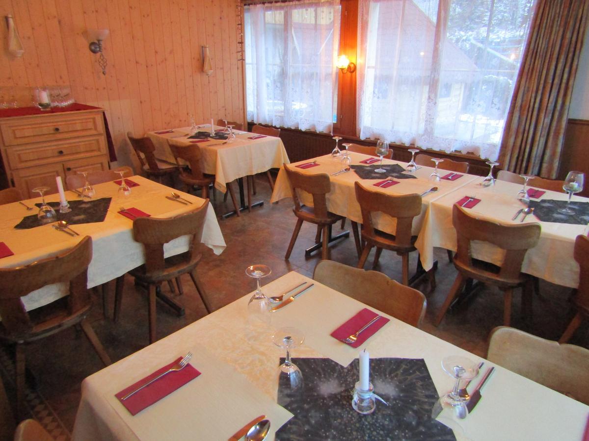 Hotel Restaurant Felsenburg à Kandergrund Extérieur photo